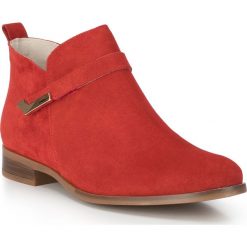 Buty damskie. Czerwone botki damskie Wittchen, ze skóry, na niskim obcasie, na obcasie, bez zapięcia. W wyprzedaży za 489,90 zł.