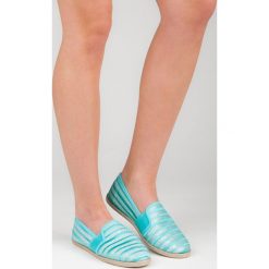 BŁĘKITNE ESPADRYLE. Niebieskie tomsy damskie Merg. Za 26,90 zł.