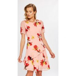 Vero Moda - Sukienka. Szare sukienki mini Vero Moda, na co dzień, m, z poliesteru, casualowe, z okrągłym kołnierzem, rozkloszowane. W wyprzedaży za 129,90 zł.