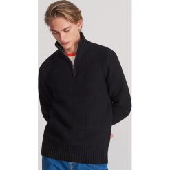 Sweter z rozpinaną stójką - Czarny. Czarne swetry męskie Reserved, s, bez wzorów, ze stójką, bez kaptura. Za 159,99 zł.