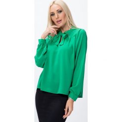 Bluzki damskie: Bluzka trapezowa z wiązaniem zielona MP28496