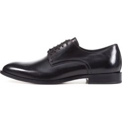 Geox męskie półbuty Saymore 43 czarne. Czarne półbuty męskie Geox, bez wzorów, ze skóry, eleganckie, bez zapięcia. W wyprzedaży za 665,00 zł.