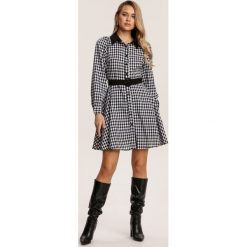 Czarno-Biała Sukienka Amra. Czarne sukienki damskie Renee, s, bez wzorów, bez kołnierzyka, bez rękawów, mini. Za 169,99 zł.