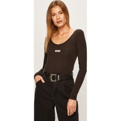 Levi's - Longsleeve. Czarne bluzki damskie Levi's®, s, bez wzorów, z elastanu, casualowe, z okrągłym kołnierzem. Za 189,90 zł.