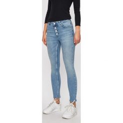 Review - Jeansy. Niebieskie jeansy damskie Review, bez wzorów, z elastanu. W wyprzedaży za 139,90 zł.