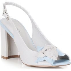 Buty damskie. Szare klapki damskie Wittchen, bez wzorów, ze skóry, bez obcasa. W wyprzedaży za 229,90 zł.