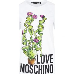 T-shirt Love Moschino. Białe koszulki damskie Love Moschino, bez wzorów, z włoskim kołnierzykiem, bez rękawów. Za 489,00 zł.