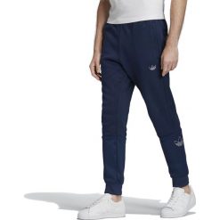 ADIDAS SILVER FOIL OUTLINE JOGGERS > FM3906. Szare spodnie męskie Adidas, s, z nadrukiem, z bawełny, street. Za 269,99 zł.