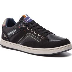 Sneakersy WRANGLER - Marshall Low WM91040A Black 062. Czarne sneakersy męskie Wrangler, bez zapięcia. W wyprzedaży za 219,00 zł.