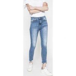Answear - Jeansy. Niebieskie jeansy damskie ANSWEAR, s. W wyprzedaży za 119,90 zł.
