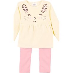 Sukienka niemowlęca z weluru nicki + legginsy (2 części) bonprix kremowo-różowy kwarc. Białe sukienki niemowlęce bonprix, z aplikacjami, z weluru, bez rękawów. Za 64,99 zł.