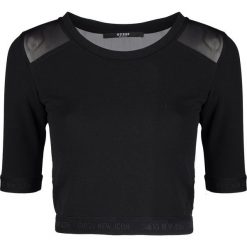 Guess Top "Sporty". Topy damskie Guess, z aplikacjami, z tkaniny, sportowe, z okrągłym kołnierzem. Za 99,00 zł.