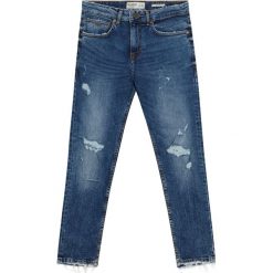 Niebieskie jeansy slim comfort fit. Niebieskie jeansy męskie marki Pull&Bear, z jeansu. Za 89,90 zł.