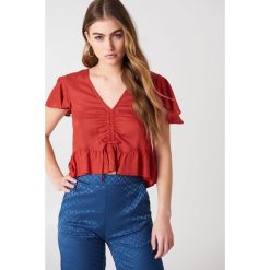 Bluzki damskie: NA-KD Boho Bluzka z rozkloszowanymi rękawami – Red