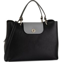 Torebka TOMMY HILFIGER - My Tommy Satchel AW0AW07315 0G7. Czarne torebki klasyczne damskie TOMMY HILFIGER, bez wzorów, ze skóry ekologicznej, klasyczne, duże, bez dodatków. W wyprzedaży za 449,00 zł.