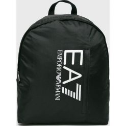 EA7 Emporio Armani - Plecak. Czarne plecaki męskie EA7 Emporio Armani, z nadrukiem, z poliesteru. W wyprzedaży za 179,90 zł.