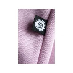 Bluza Czapki z głów, dama idzie. Różowe czapki damskie marki ŁAP NAS, z nadrukiem, z bawełny. Za 169,00 zł.