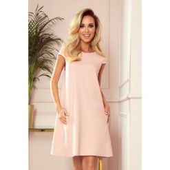 Celine Trapezowa Sukienka Z Kieszonkami Pastelowy Róż. Różowe sukienki damskie numoco, s, bez wzorów, bez kołnierzyka, bez rękawów, trapezowe. Za 189,00 zł.