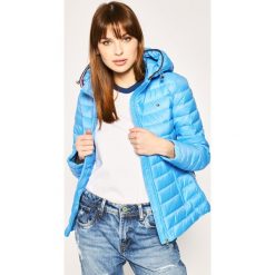 Kurtka puchowa TOMMY HILFIGER Essential WW0WW27411. Niebieskie kurtki damskie TOMMY HILFIGER, bez wzorów, z nylonu, bez kaptura. W wyprzedaży za 669,00 zł.