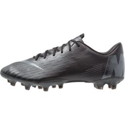 Nike Performance VAPOR 12 PRO AGPRO Korki Lanki black/anthracite/light crimson. Czarne buty sportowe męskie marki Nike Performance, ze skóry ekologicznej, bez zapięcia, do piłki nożnej. Za 509,00 zł.
