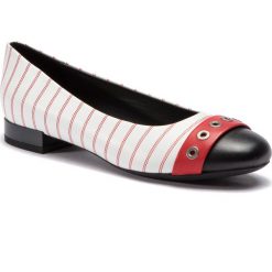 Półbuty GEOX - D Wistrey B D924GB 0VD43 C7Y1Z Scarlet/White. Białe półbuty damskie Geox, na co dzień, z aplikacjami, ze skóry ekologicznej, bez obcasa, na obcasie, bez zapięcia. W wyprzedaży za 269,00 zł.