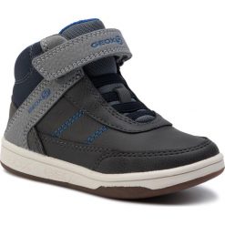 Sneakersy GEOX - J Maltin B. A J94G3A 0MECE C0071 M Dk Grey/ Royal. Szare trampki chłopięce Geox, bez wzorów, ze skóry ekologicznej, bez zapięcia. Za 219,00 zł.
