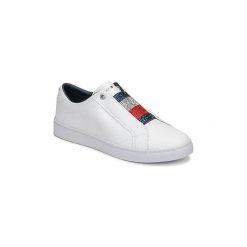 Buty Tommy Hilfiger CRYSTAL LEATHER SLIP ON SNEAKER. Białe trampki i tenisówki damskie TOMMY HILFIGER, bez wzorów, bez zapięcia. Za 449,00 zł.