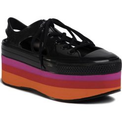 Sandały MELISSA - Star In Love Ad 32702 Black/Red/Orange 53596. Czarne klapki damskie Melissa, bez wzorów, z tworzywa sztucznego, bez obcasa. Za 339,00 zł.