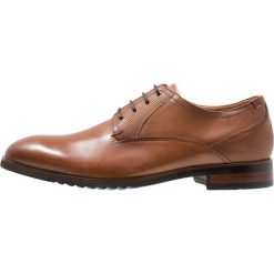 Steve Madden LAWTON Eleganckie buty cognac. Brązowe buty wizytowe męskie Steve Madden, z materiału, na sznurówki. Za 459,00 zł.
