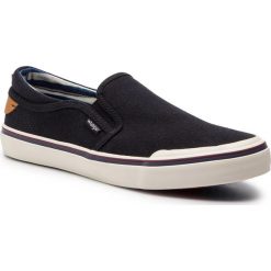 Tenisówki WRANGLER - Idol Slip On WM91112A Black 062. Czarne półbuty męskie Wrangler, na co dzień, bez wzorów, ze skóry, eleganckie, bez zapięcia. Za 209,00 zł.