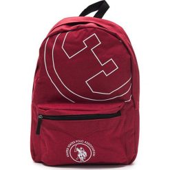Plecak w kolorze bordowym - (S)33 x (W)45 x (G)16 cm. Czerwone plecaki damskie marki U.S. Polo, w paski, z materiału. W wyprzedaży za 119,95 zł.