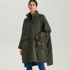 Przeciwdeszczowy płaszcz ReDesign - Khaki. Brązowe płaszcze damskie pastelowe Reserved, m. Za 499,99 zł.