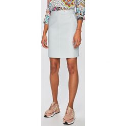 Pepe Jeans - Spódnica Petya. Szare spódniczki damskie Pepe Jeans, na co dzień, s, bez wzorów, z bawełny, casualowe, mini, ołówkowe. W wyprzedaży za 199,90 zł.
