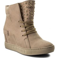 Sneakersy CARINII - B4392 504-000-000-B88. Brązowe półbuty damskie Carinii, bez wzorów, ze skóry, bez obcasa, na koturnie, bez zapięcia. W wyprzedaży za 289,00 zł.