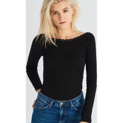 Bluzka z koronką - Czarny. Czarne bluzki damskie marki Sinsay, s, w koronkowe wzory, z koronki, bez kołnierzyka, bez rękawów. Za 29,99 zł.