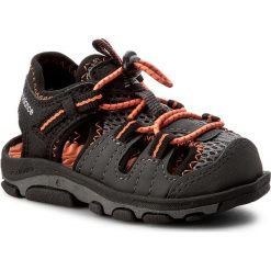 Sandały NEW BALANCE - K2029BON Black/Orange. Czarne sandały chłopięce New Balance, ze skóry ekologicznej, bez zapięcia. W wyprzedaży za 139,00 zł.