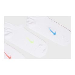 Nike - Skarpetki (3-Pack). Białe skarpetki damskie Nike, bez wzorów, z elastanu. Za 49,90 zł.