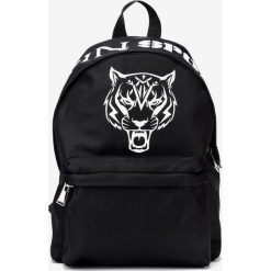 Philipp Plein Sport Tiger Plecak Czarny. Czarne plecaki męskie Philipp Plein Sport, w paski, z materiału, sportowe. Za 1751,95 zł.