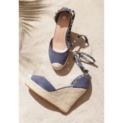 Niebieskie Espadryle Vanquishable. Niebieskie koturny damskie Inny, bez obcasa, na koturnie, ze sprzączką. Za 59,99 zł.