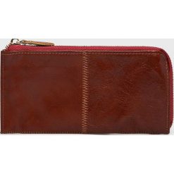 Answear - Portfel skórzany Nomad. Zielone portfele damskie ANSWEAR, bez wzorów, ze skóry. W wyprzedaży za 49,90 zł.