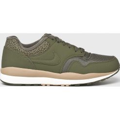 Nike Sportswear - Buty Nike Air Safari. Żółte buty sportowe męskie marki Nike Sportswear, ze skóry, na sznurówki. W wyprzedaży za 339,90 zł.