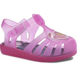 Sandały GIOSEPPO - Lowie 38008 Fuchsia. Różowe sandały dziewczęce Gioseppo, z tworzywa sztucznego, bez zapięcia. W wyprzedaży za 79,00 zł.