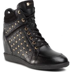Sneakersy NESSI - 19648 Czarny 441. Czarne półbuty damskie Nessi, bez wzorów, ze skóry, bez obcasa, na obcasie, bez zapięcia. W wyprzedaży za 279,00 zł.