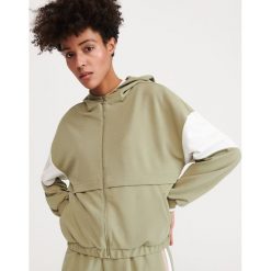 Bluza z kapturem - Zielony. Zielone bluzy damskie Reserved, s, bez wzorów, bez rękawów, z kapturem. Za 79,99 zł.