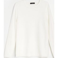 Klasyczny sweter -. Swetry męskie Reserved, s, bez wzorów, klasyczne, z klasycznym kołnierzykiem, bez kaptura. Za 79,99 zł.