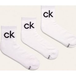 Calvin Klein - Skarpetki (3-pack). Czarne skarpetki męskie Calvin Klein, z nadrukiem, z elastanu. W wyprzedaży za 69,90 zł.
