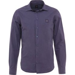 BOSS CASUAL MYPOP SLIM FIT Koszula dark blue. Czerwone koszule męskie slim marki BOSS Casual, l, z aplikacjami, z bawełny, z kwadratowym dekoltem. Za 459,00 zł.