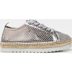 Steve Madden - Tenisówki. Szare tenisówki damskie Steve Madden, z materiału. W wyprzedaży za 199,90 zł.