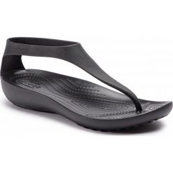 SANDAŁY SERENA FLIP. Czarne sandały damskie Crocs, bez wzorów, eleganckie, bez obcasa, bez zapięcia. Za 149,99 zł.