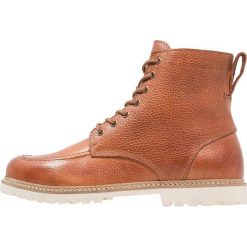 KIOMI Botki sznurowane cognac. Brązowe botki męskie KIOMI, z materiału, na sznurówki. Za 379,00 zł.